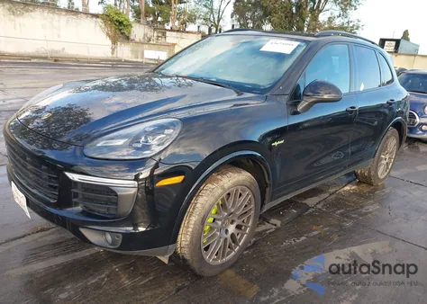 2017 Porsche Cayenne E-Hybrid S Platinum Edition z USA, uszkodzony, nr VIN WP1AE2A20HLA74657